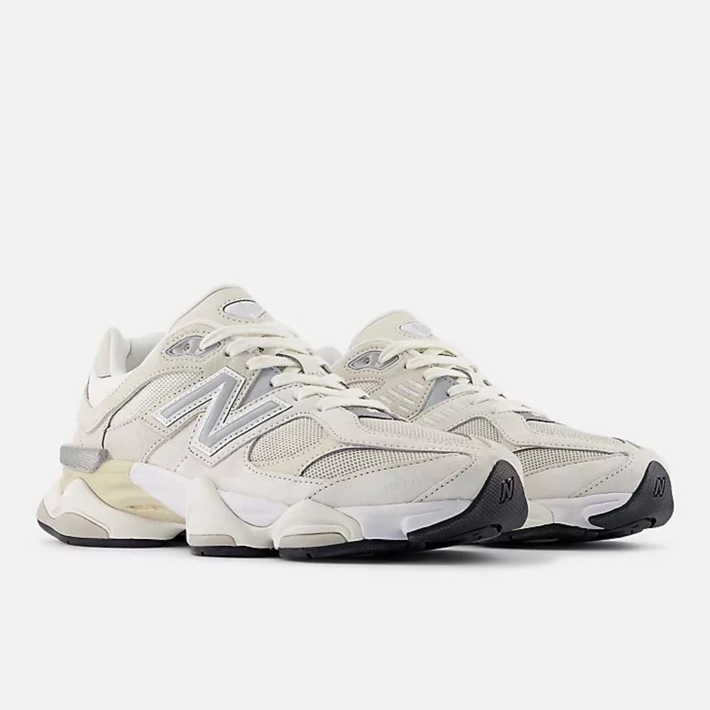 BRAND NEW NEW BALANCE 9060 SERIES SNEAKERS, with box, Size 10!